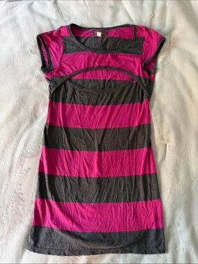Y2K Pink & Charcoal Striped Keyhole Top NWOT -Small